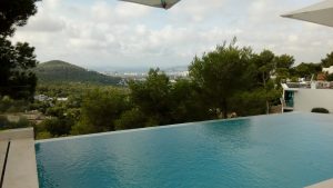 Servicio de mantenimiento de piscinas en Ibiza